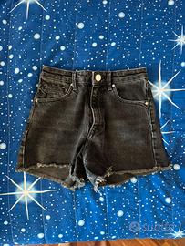 Shorts Zara in denim nero taglia EUR 32/IT 36