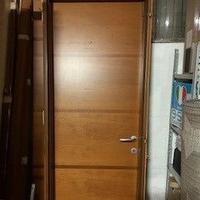 Porta in legno-Pail-completa di mostra e cornici