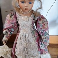 Bambola di porcellana