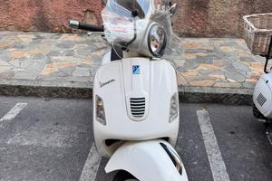 Vespa gts super 300