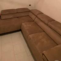 Divano  angolare grande color cammello nuovo