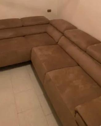 Divano  angolare grande color cammello nuovo