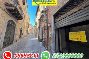 Atri Locale Commerciale in Pieno Centro Storico