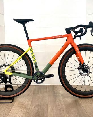 Megamo SILK 03 Grx DI2 | Fulcrum Sharq GR