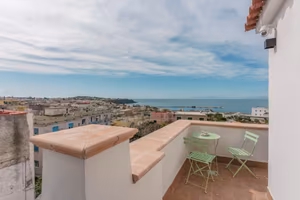 Appartamento con terrazzino panoramico