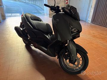 Yamaha XMAX 300 - Completamente NUOVA