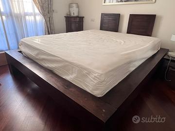 Letto matrimoniale stile giapponese con materasso
