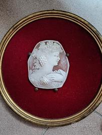 Quadro vintage con cammeo