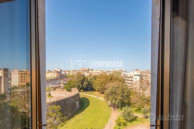 TRILOCALE COON BALCONE E AFFACCIO APERTO, VIA COLL