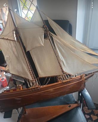 barca in legno a vela 1m x 1m. 