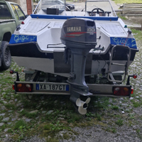 Barca con carrello ed ecoscandaglio