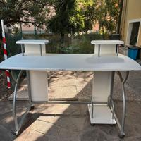 scrivania porta pc
