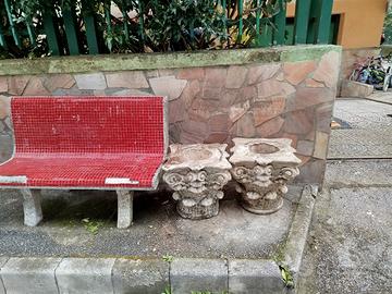 3 capitelli in gesso