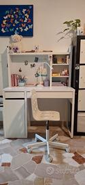 Scrivania bianca con sedia Ikea