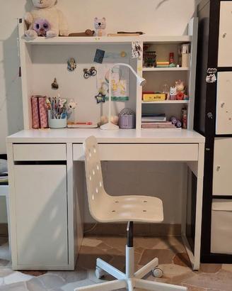 Scrivania bianca con sedia Ikea
