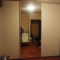 Armadio con ante scorrevoli