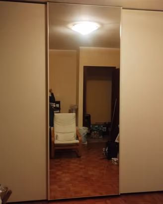 Armadio con ante scorrevoli