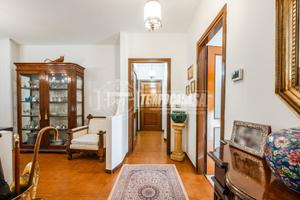 Quadrilocale adiacente al centro con autorimessa