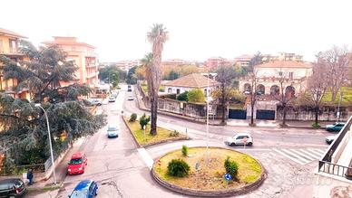 Bel Terzo Piano Panoramico Grande e Centrale