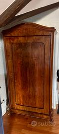 Armadio in legno massello