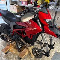 Moto Ducati hypermotard 821