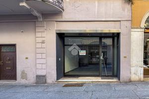 NEGOZIO A CREMONA