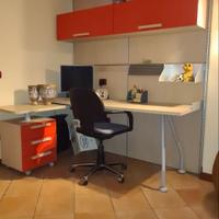 Letto e comodino, scrivania, libreria della ZALF