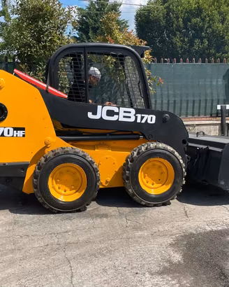 P78 Mini pala 30 q.li JCB 170