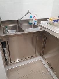 Lavaggio acciaio inox forma di L