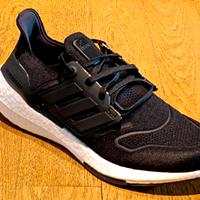 Adidas Ultraboost 22 NUOVE n. 43 1/3 nere - 50%