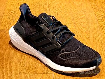 Adidas Ultraboost 22 NUOVE n. 43 1/3 nere - 50%