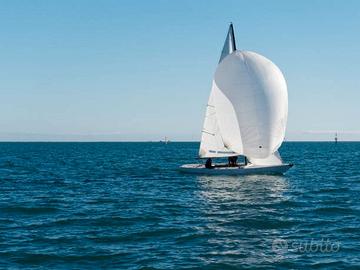 Mi servono randa e fiocco da regata per 470