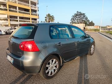 Volkswagen Golf V 2006 super marciante