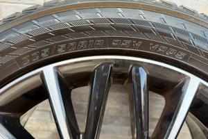 cerchi con gomme  invernali yokohama