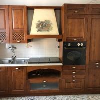 Cucina lineare in noce