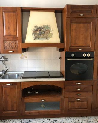 Cucina lineare in noce