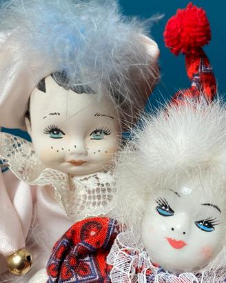 Lotto di due bambole Pierrot in ceramica