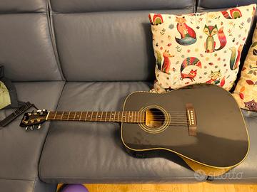 Chitarra acustica Cort amplificata