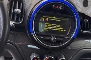 auto mini Countryman d 2000 150 cavalli incidentat