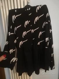 maglietta nera a scritte bianche 