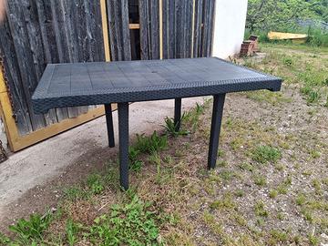 tavolo da giardino grande