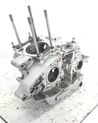 SUZUKI GZ MARAUDER 250 CARTER MOTORE VUOTO MOD: J4