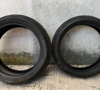 Gomme moto