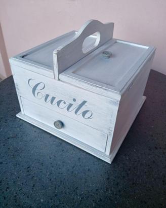 Scatola da cucito artigianale