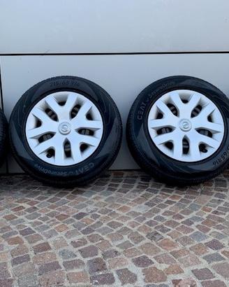 215 65 16 cerchi nissan 16
