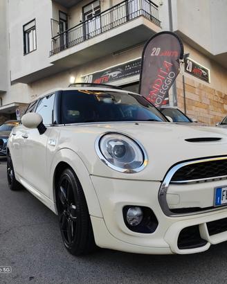 Mini 2.0 Cooper SD XL Allestimento JHON COOPER WOR