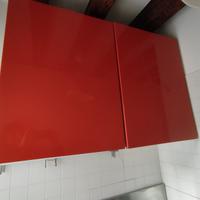 2 pensili Ikea arancioni, ognuno misura 60x80x38