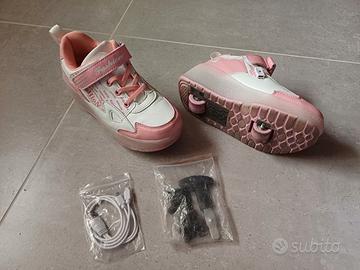 Scarpe bambina con rotelle e luci n.33