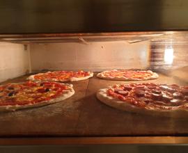 Bar trattoria pizzeria zona turistica