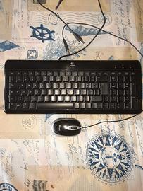 Tastiera per PC marca Logitech con 🖱 mause. 